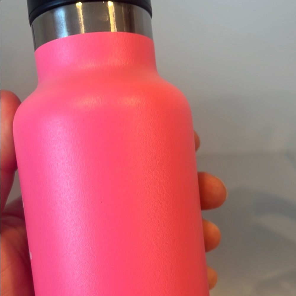 21 oz Hydro Flask Pink Water Bottle with 3 extra variety lids - Picture 4 of 11